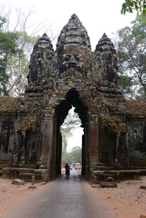 吴哥窟古老石门景观