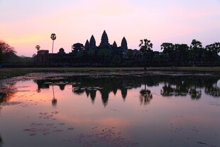 吴哥窟日落倒影美景