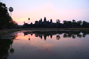 吴哥窟日出倒影美景
