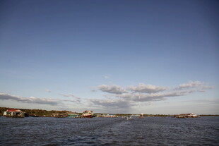 湖畔风光 宁静水域与远岸