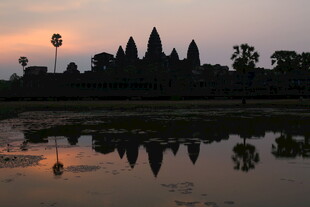 吴哥窟日落倒影美景