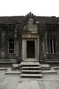 古老寺庙建筑入口