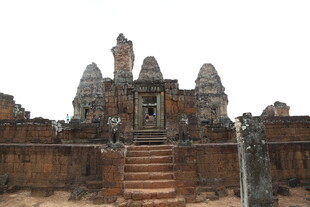 古老柬埔寨寺庙建筑景观
