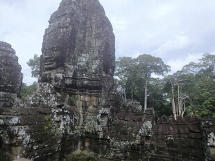 吴哥窟古老石像景观