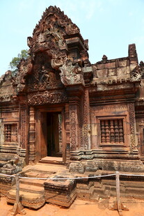 古老神秘的柬埔寨寺庙建筑