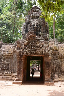 吴哥窟古老石门景观