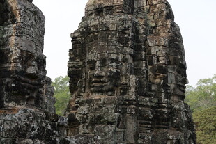 吴哥窟神秘石像
