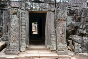 古老神秘的柬埔寨寺庙门洞