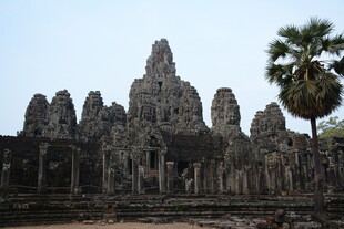 吴哥窟古老壮观的寺庙建筑