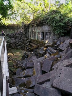 废墟景象 残垣断壁间的荒芜