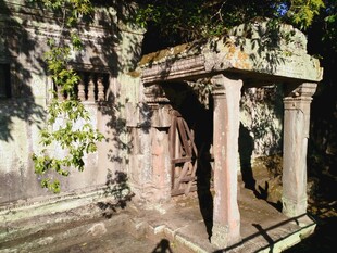 古老石建筑遗迹