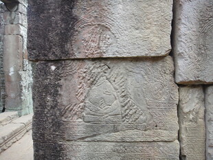 柬埔寨古老石墙的神秘雕刻