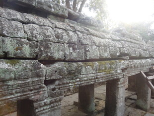 柬埔寨古老石建筑遗迹