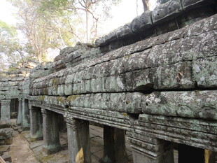 柬埔寨古老石构建筑遗迹