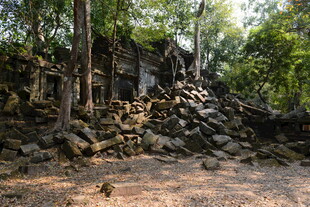 柬埔寨丛林中的古老废墟遗迹
