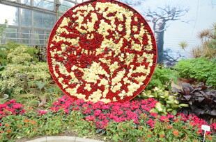 园林中的精美中式雕花装饰