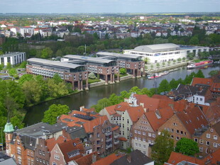 俯瞰欧洲小镇美丽景致