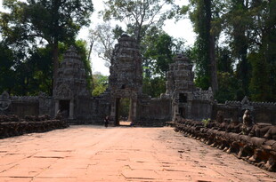 吴哥古迹中的宏伟入口