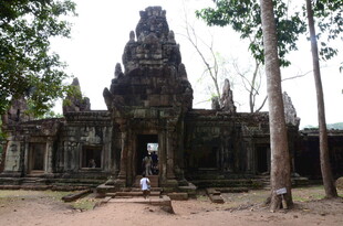 古老柬埔寨寺庙建筑景观