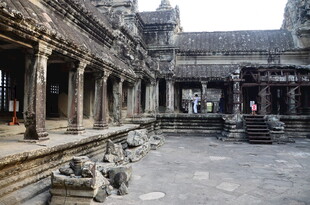 古老寺庙庭院建筑景观