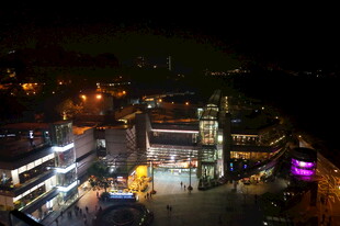 城市璀璨夜景俯瞰图