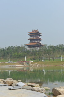 湖畔古楼美景