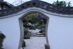 中式拱门庭院景致