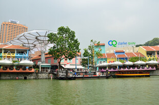 新加坡河畔多彩建筑景观