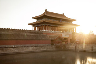夕阳下的故宫角楼美景