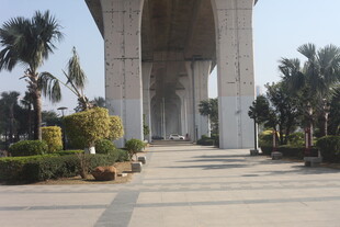 湛江宏伟高大的拱形建筑景观