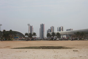 湛江城市远郊的开阔景象