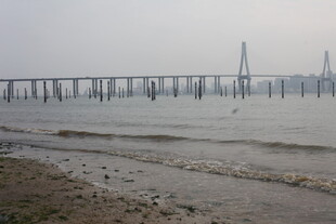 湛江雾中跨海大桥远景