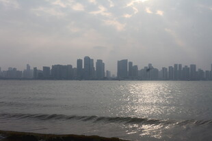 湛江城市江畔日落美景