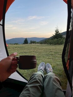 帐篷内惬意享受户外时光