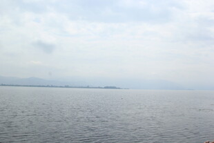 海上远景 辽阔水域景观