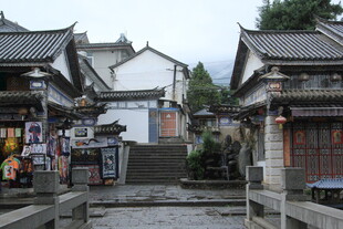 古色古香的传统中式街巷