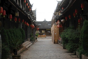 古巷红灯笼 中式建筑韵味