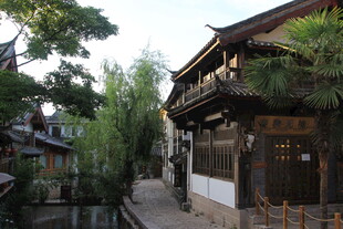 古巷中式建筑景致