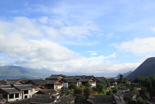 古村落依山傍水美景