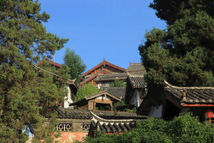 山林中的中式古宅