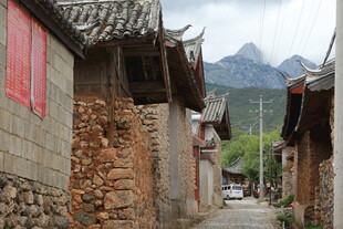 古村落小巷 远山近景