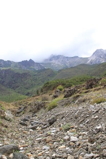 山间碎石地貌景观