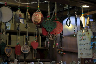 手工饰品悬挂展示