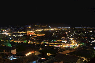 城市璀璨夜景俯瞰图