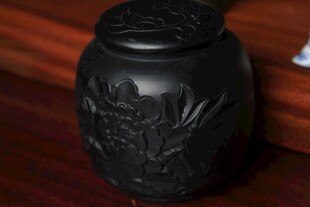 黑陶雕花罐