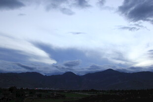 山间云海 壮丽自然景观