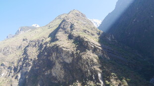 巍峨山峰壮丽景致