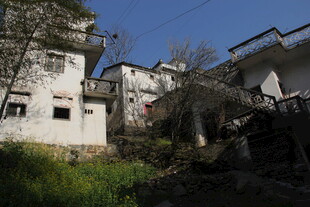 古朴村落建筑风景