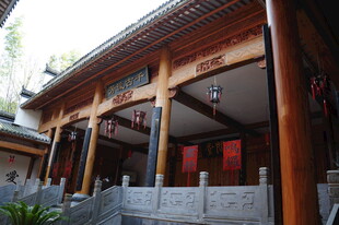 婺源中式传统建筑屋檐一角