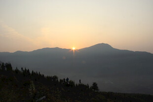 婺源山间日落美景